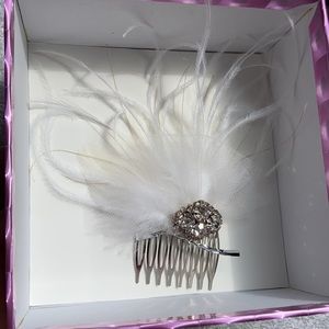 Vintage feather & lace wedding hair clip